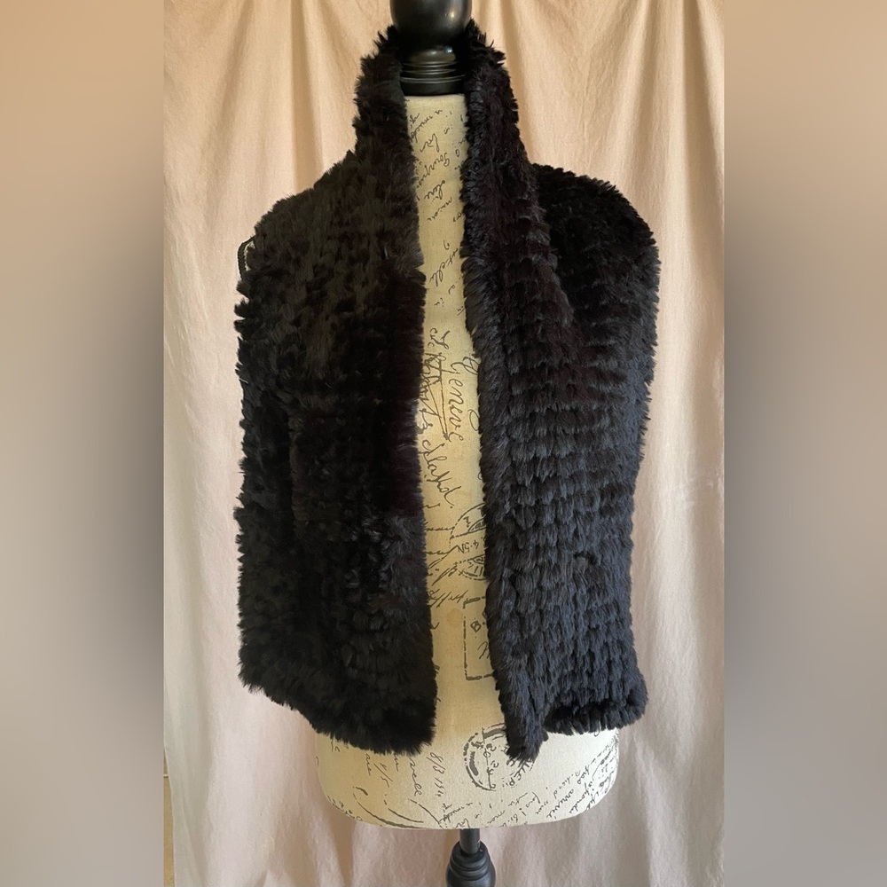 NWOT-Chico's Black Faux Fur Pull Through Scarf
